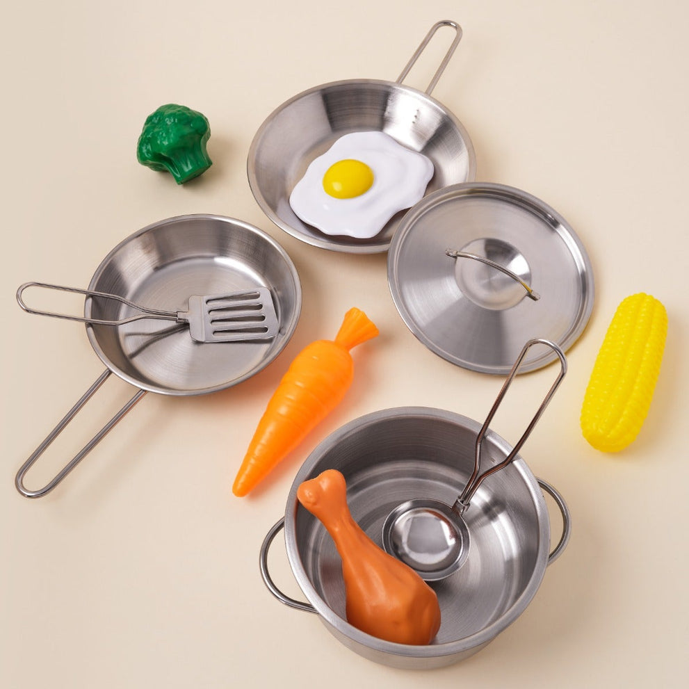Deluxe Cookware Set with Food | KidKraft Canada